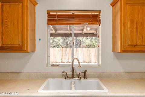 3933 E Hampton Pl, Tucson, AZ 85712 photo 12