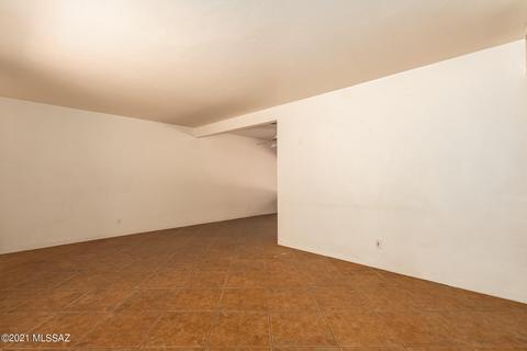 3933 E Hampton Pl, Tucson, AZ 85712 photo 9