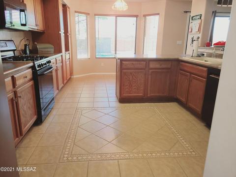 6172 S Lyons Dr, Tucson, AZ 85747 photo 2