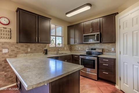 8741 E Chimney Spring Dr, Tucson, AZ 85747 photo 9