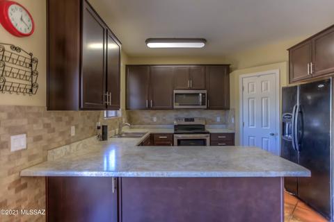 8741 E Chimney Spring Dr, Tucson, AZ 85747 photo 11