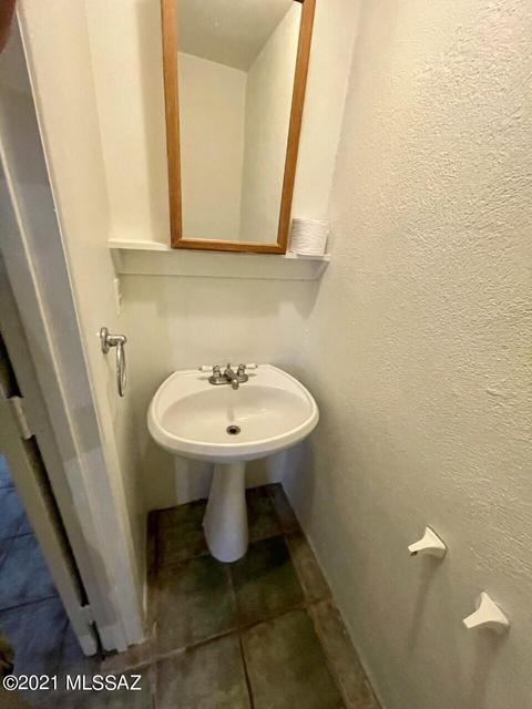 1124 E Hampton St, Tucson, AZ 85719 photo 6