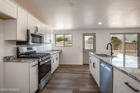 5749 S Irving Ave, Tucson, AZ 85706 photo 1