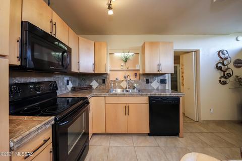 7902 E Hayne Pl, Tucson, AZ 85710 photo 8