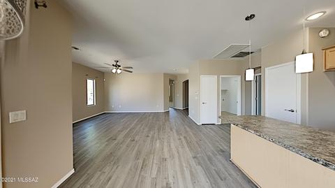 8401 W Benidorm Loop, Tucson, AZ 85757 photo 2
