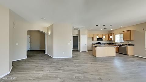 8401 W Benidorm Loop, Tucson, AZ 85757 photo 4