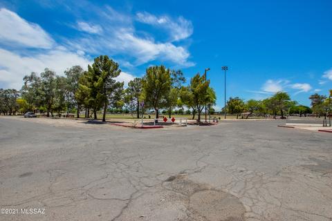377 E Thoroughbred St, Tucson, AZ 85706 photo 10