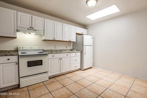 377 E Thoroughbred St, Tucson, AZ 85706 photo 21