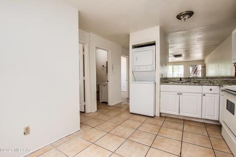 377 E Thoroughbred St, Tucson, AZ 85706 photo 3