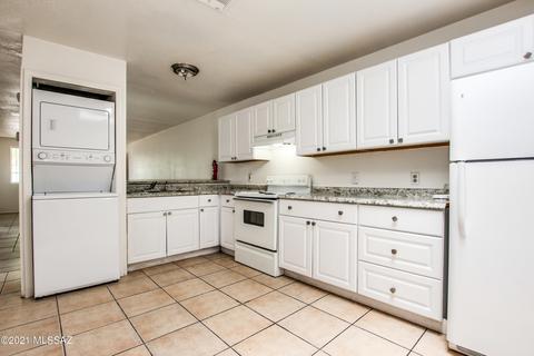 377 E Thoroughbred St, Tucson, AZ 85706 photo 2
