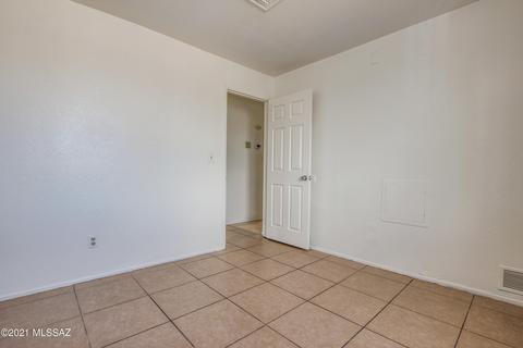 377 E Thoroughbred St, Tucson, AZ 85706 photo 17