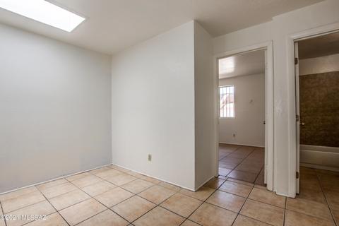 377 E Thoroughbred St, Tucson, AZ 85706 photo 22