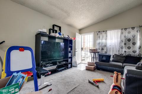 419 E Thoroughbred St, Tucson, AZ 85706 photo 9