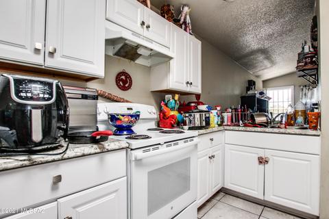 419 E Thoroughbred St, Tucson, AZ 85706 photo 10