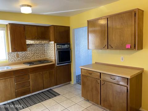 7310 E Sylvane Dr, Tucson, AZ 85710 photo 5