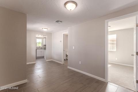 1137 E 33rd St, Tucson, AZ 85713 photo 5