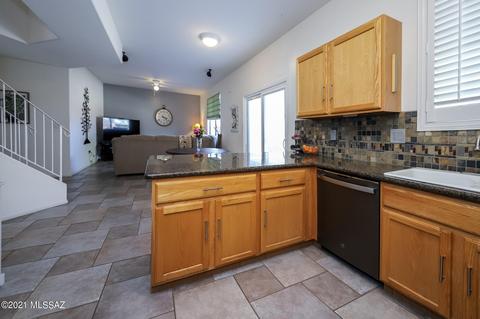 8713 S Desert Rainbow Dr, Tucson, AZ 85747 photo 13