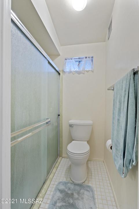 8946 E Maple Leaf Dr, Tucson, AZ 85710 photo 12