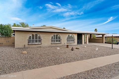 8946 E Maple Leaf Dr, Tucson, AZ 85710 photo 1