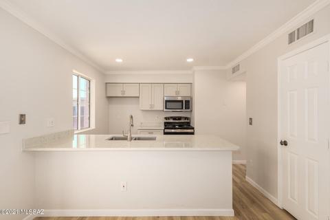9412 E Lorain Pl, Tucson, AZ 85710 photo 8