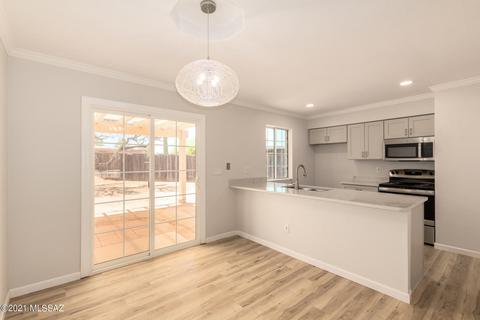 9412 E Lorain Pl, Tucson, AZ 85710 photo 6