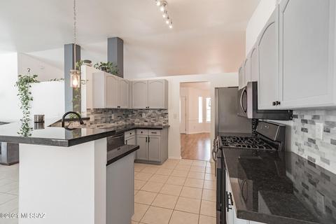 9671 E Azuma Way, Tucson, AZ 85747 photo 8
