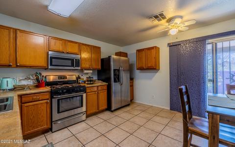 6198 E Stonechat Dr, Tucson, AZ 85756 photo 5