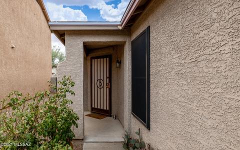6198 E Stonechat Dr, Tucson, AZ 85756 photo 2