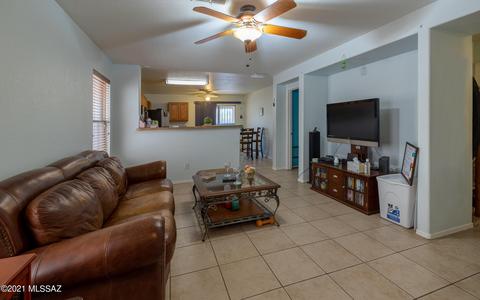 6198 E Stonechat Dr, Tucson, AZ 85756 photo 3