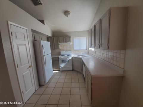 5424 S Wembly Rd, Tucson, AZ 85746 photo 4
