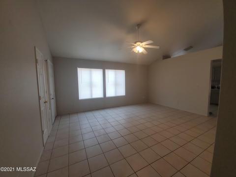 5424 S Wembly Rd, Tucson, AZ 85746 photo 2