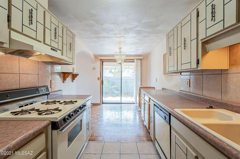 6907 E Nelson Dr, Tucson, AZ 85730 photo 10