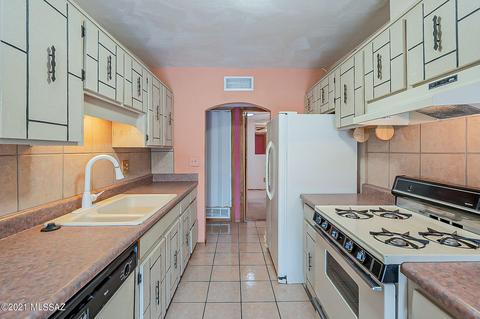 6907 E Nelson Dr, Tucson, AZ 85730 photo 9