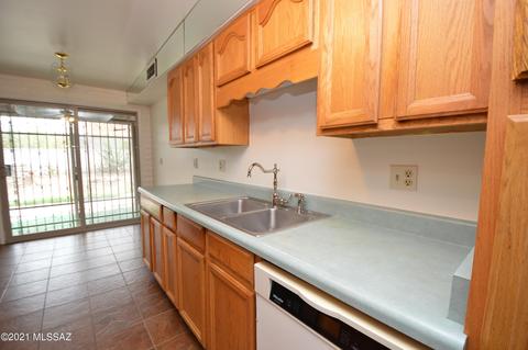 7934 E Beverly St, Tucson, AZ 85710 photo 4