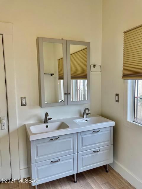 815 E Helen St, Tucson, AZ 85719 photo 7