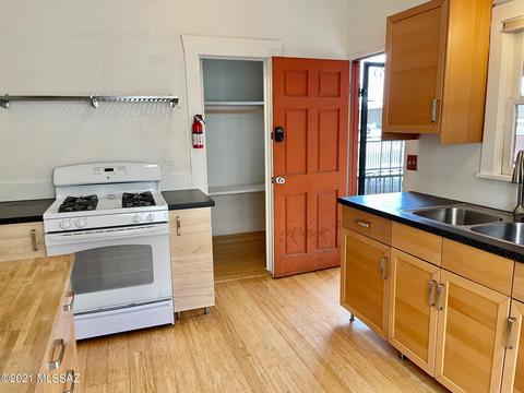 815 E Helen St, Tucson, AZ 85719 photo 8
