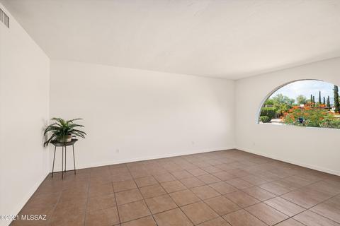 9342 E Myra Dr, Tucson, AZ 85730 photo 5