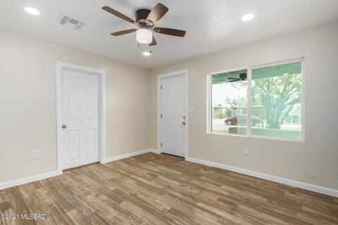 831 E 34th St, Tucson, AZ 85713 photo 3