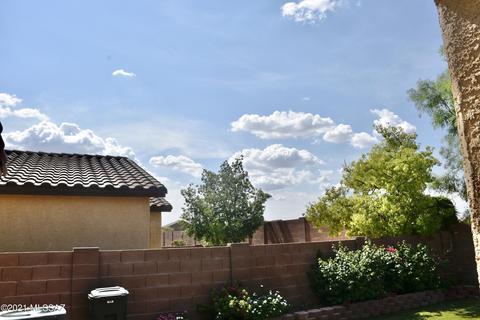 7449 E Fair Meadows Loop, Tucson, AZ 85756 photo 2