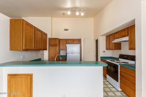 10138 E Watson Dr, Tucson, AZ 85730 photo 8