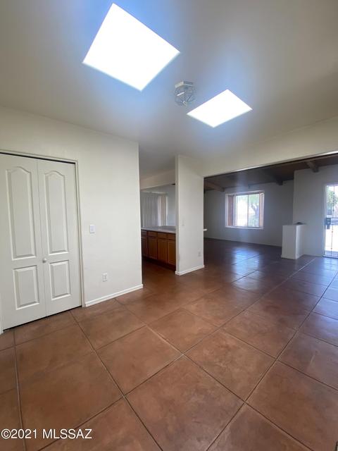 10550 E Wildfire Dr, Tucson, AZ 85748 photo 9