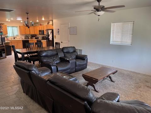 327 E Mark St, Benson, AZ 85602 photo 2