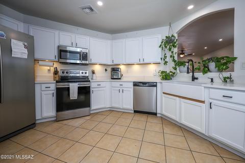 7195 E Bloomtree Ln, Tucson, AZ 85756 photo 2