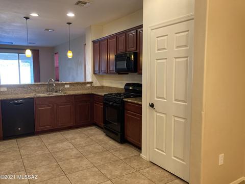 339 E Refuge Loop, Vail, AZ 85641 photo 5