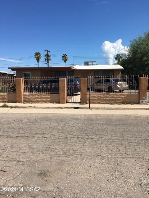 3743 E Sylvane St, Tucson, AZ 85713 photo 2