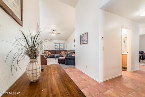 9272 E Bent Creek Way, Tucson, AZ 85747 photo 12