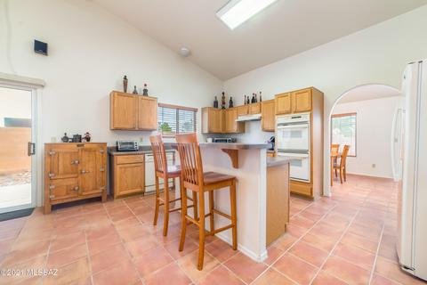 9272 E Bent Creek Way, Tucson, AZ 85747 photo 8