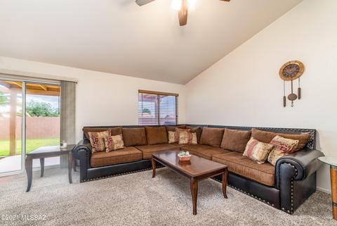 9272 E Bent Creek Way, Tucson, AZ 85747 photo 13