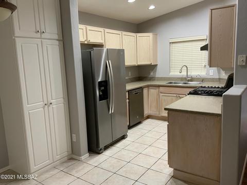8869 E Mountain Spring Dr, Tucson, AZ 85747 photo 6