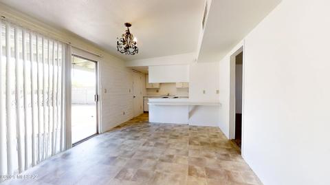 7351 E David Dr, Tucson, AZ 85730 photo 2